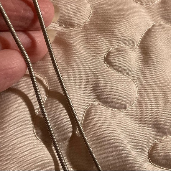 James Avery Retired Small Filigree Heart Pendant - Picture 8 of 13